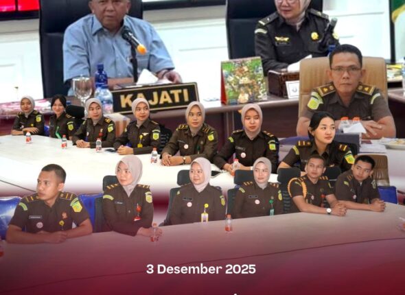 Talang Ubi, Kepala Sub Bagian Pembinaan Bapak Widodo Sudarsono, SH bersama Para Peserta Alumni D (2)
